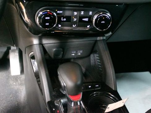Used 2025 Chevrolet TrailBlazer RS w/ Convenience Package AWD/4WD image 18
