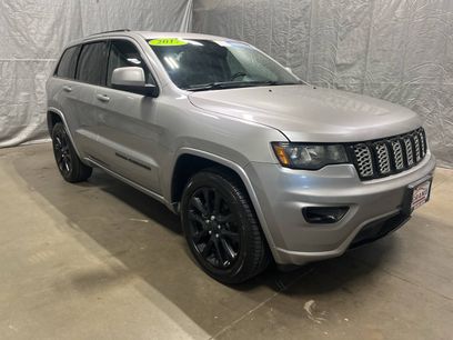Used 2017 Jeep Grand Cherokee Altitude