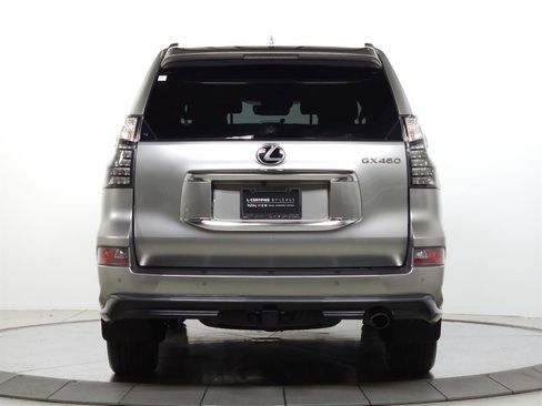 Used 2023 Lexus GX 460 Premium w/ Accessory Package AWD/4WD image 7