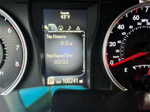 Used 2016 Toyota Camry SE w/ Moonroof Package image 19