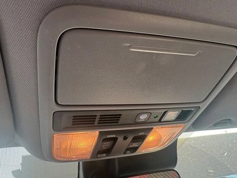 Used 2019 Honda Pilot Touring image 15