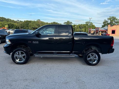 Used 2017 RAM 1500 Express w/ Express Value Package AWD/4WD image 2
