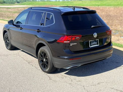 Used 2018 Volkswagen Tiguan SE image 18