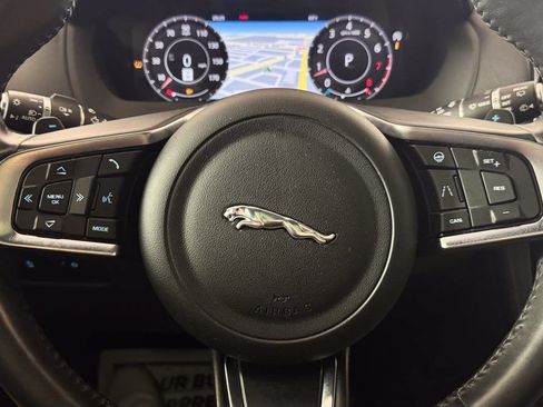 Used 2020 Jaguar F-PACE Prestige AWD/4WD image 16