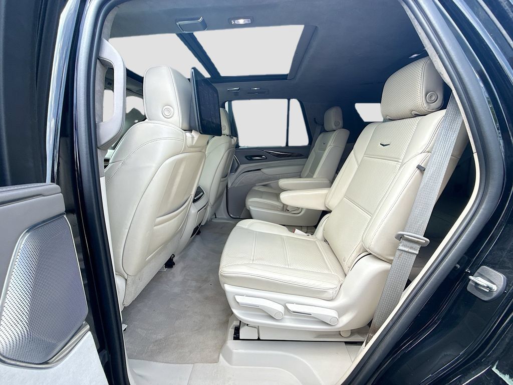 Used 2021 Cadillac Escalade Premium Luxury Platinum AWD/4WD image 26