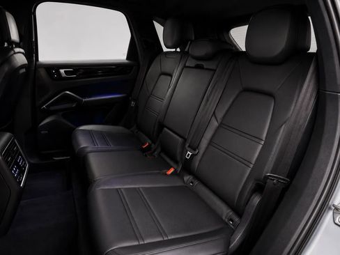 Used 2020 Porsche Cayenne S AWD/4WD image 14
