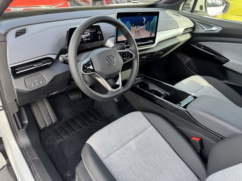 Certified 2025 Volkswagen ID.4 Pro image 31