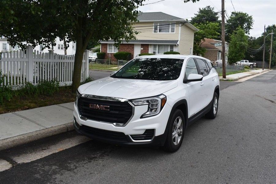 Used 2026 GMC Terrain Elevation FWD image 2