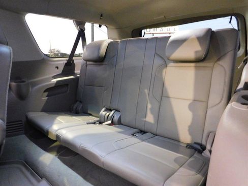 Used 2017 GMC Yukon XL SLT image 12
