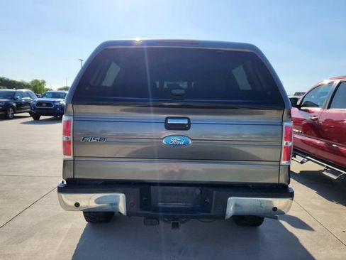 Used 2011 Ford F150 XLT w/ XLT Chrome Pkg AWD/4WD image 2