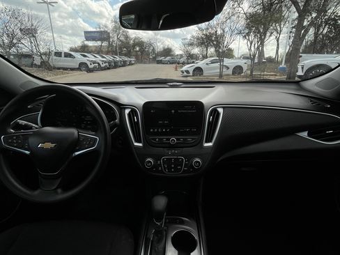 Used 2024 Chevrolet Malibu LT image 9