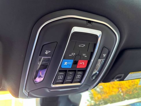 New 2025 Jeep Grand Cherokee Limited image 17