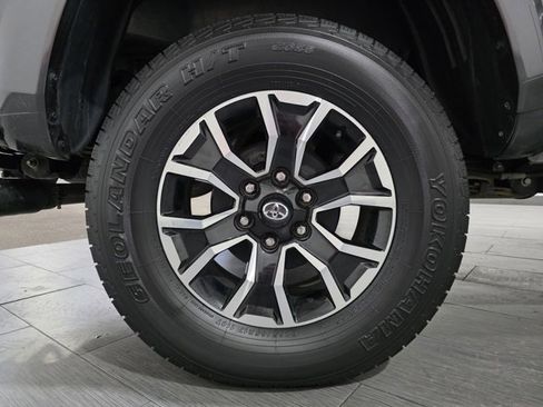 Used 2022 Toyota Tacoma TRD Sport image 24