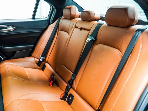 Used 2022 Alfa Romeo Giulia Ti image 41