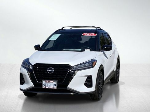 Used 2023 Nissan Kicks SR w/ SR Premium Package image 13
