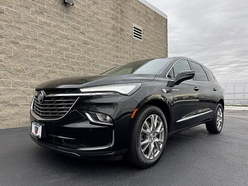 Used 2024 Buick Enclave Essence w/ Experience Buick Package image 4