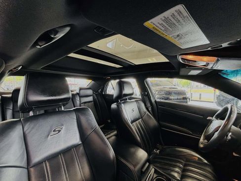 Used 2023 Chrysler 300 S RWD image 33