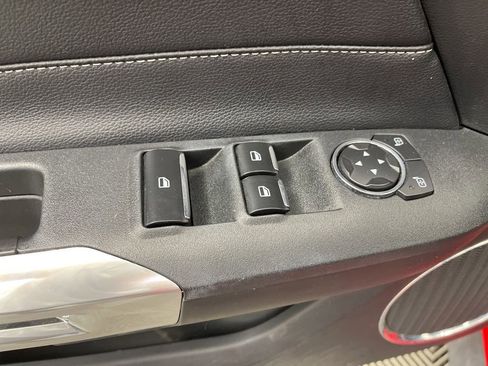 Used 2017 Ford Mustang Premium image 18