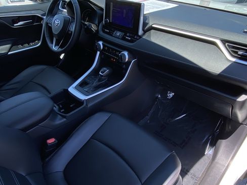 Certified 2025 Toyota RAV4 XLE Premium AWD/4WD image 9