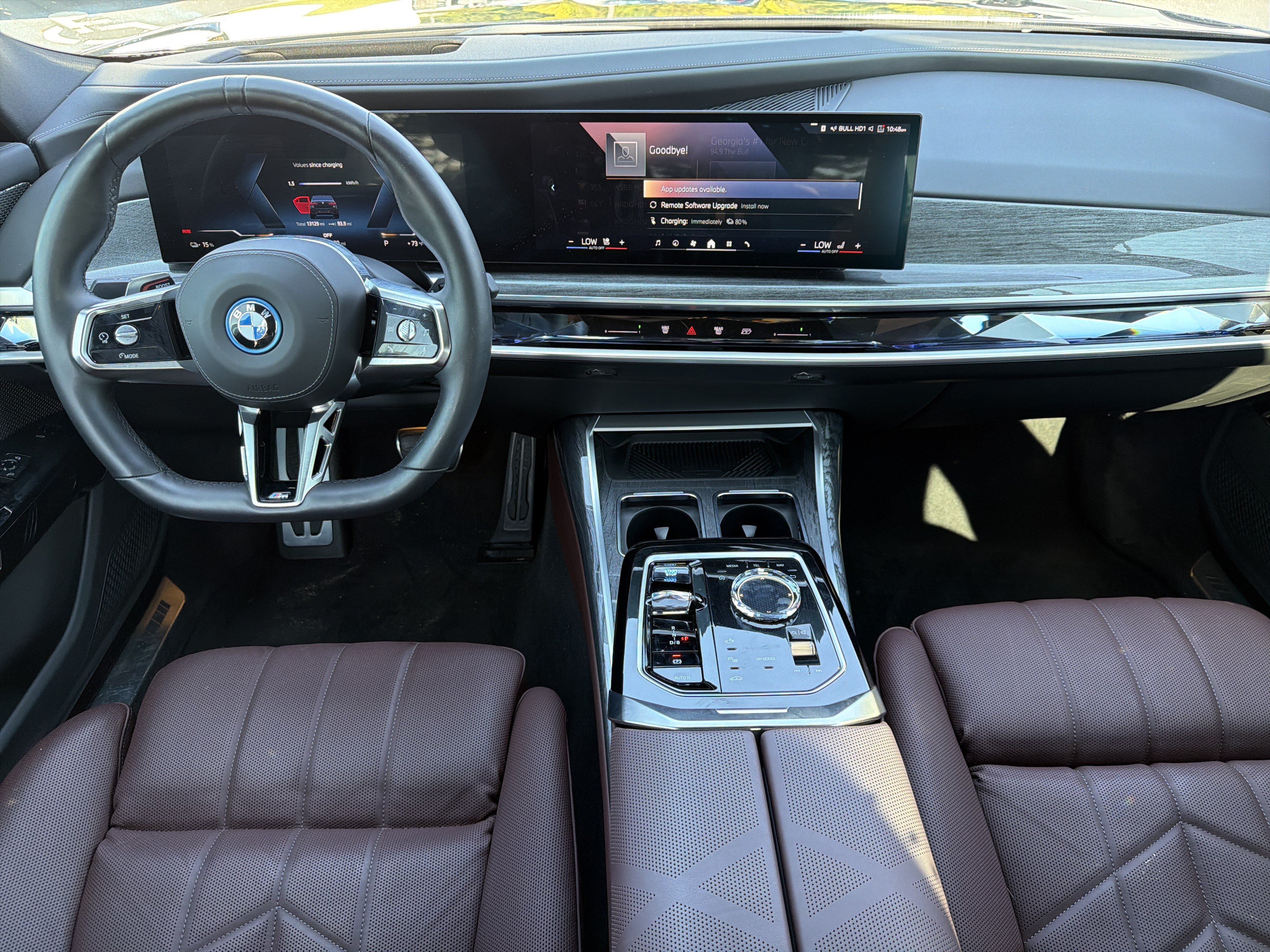 Certified 2024 BMW i7 eDrive50 w/ M Sport Package RWD image 2