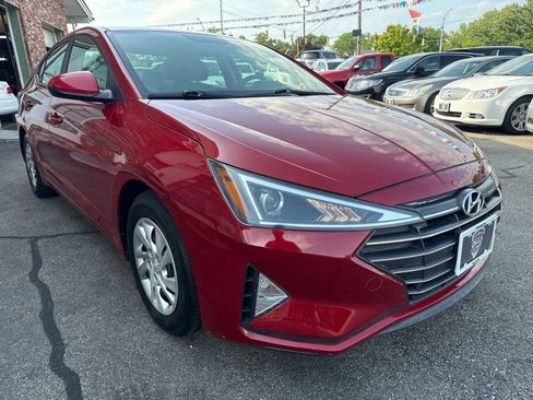 Used 2019 Hyundai Elantra SE FWD image 3