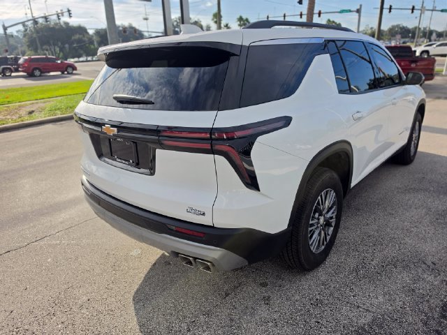 Used 2026 Chevrolet Traverse LT FWD image 5