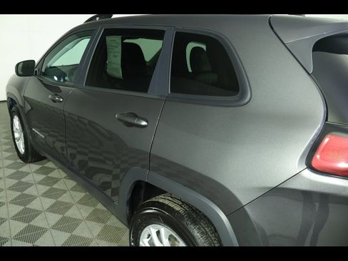 Used 2022 Jeep Cherokee Latitude Lux image 15