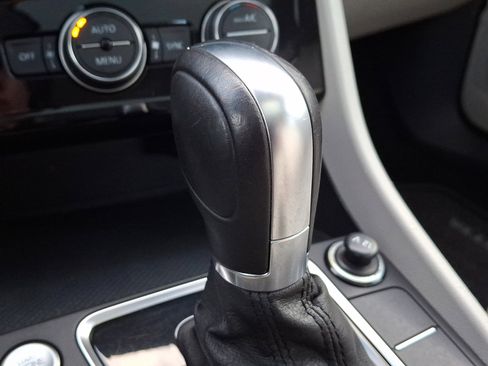 Used 2019 Volkswagen Jetta SEL image 15