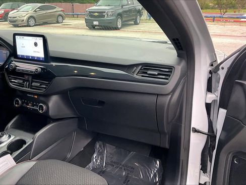 Used 2025 Ford Escape ST-Line FWD image 17