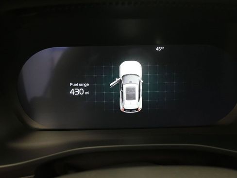 Certified 2025 Volvo XC40 B5 Plus image 12