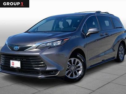 Certified 2024 Toyota Sienna LE w/ LE Plus Package