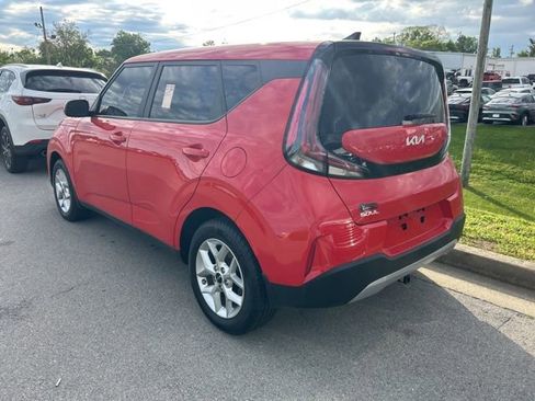 Used 2023 Kia Soul LX w/ Option Group 015 FWD image 4