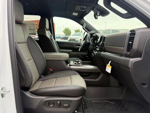 New 2026 Chevrolet Silverado 2500 ZR2 AWD/4WD image 3