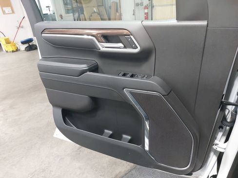Used 2024 Chevrolet Silverado 1500 LT AWD/4WD image 27