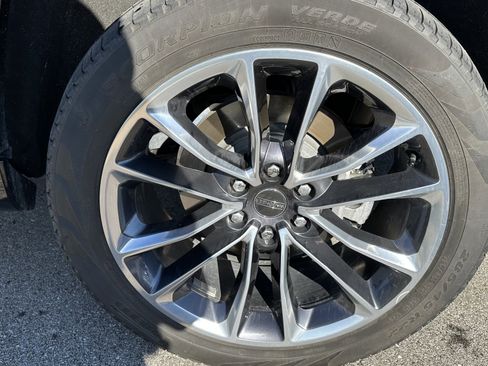 Used 2024 Jeep Wagoneer L Series III w/ Premium Group I image 13