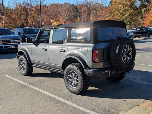 Certified 2022 Ford Bronco Badlands image 6