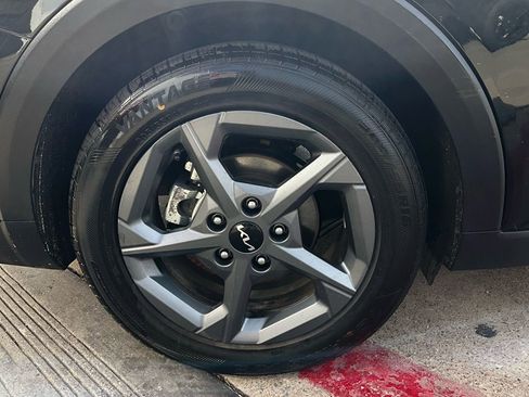 Used 2025 Kia K4 LXS image 9