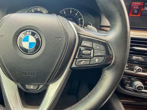Used 2017 BMW 530i RWD image 12