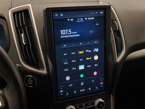 Used 2023 Ford Edge SEL image 19