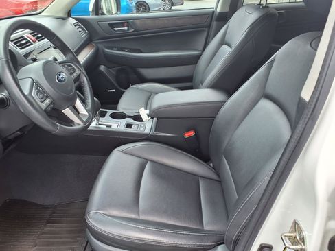 Used 2016 Subaru Outback 2.5i Limited AWD/4WD image 9