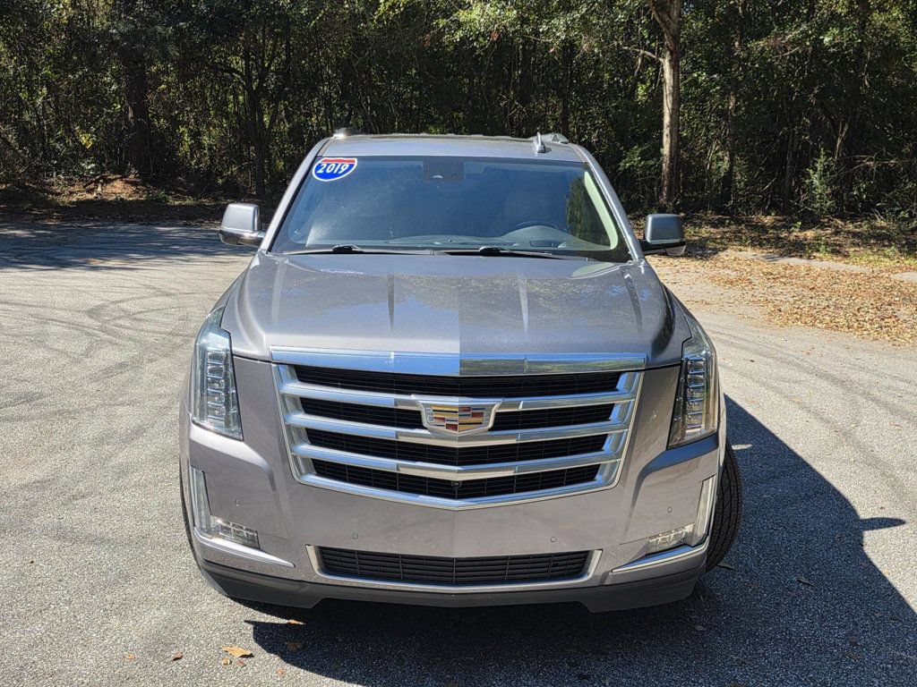 Used 2019 Cadillac Escalade ESV Luxury RWD image 2
