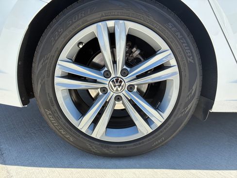 Used 2020 Volkswagen Jetta R-Line w/ R-Line Cold Weather Package FWD image 27