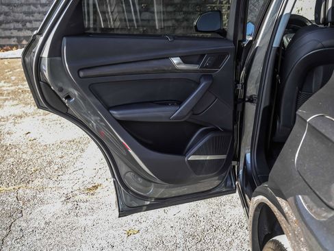 Used 2020 Audi Q5 e Prestige w/ Prestige Package image 19