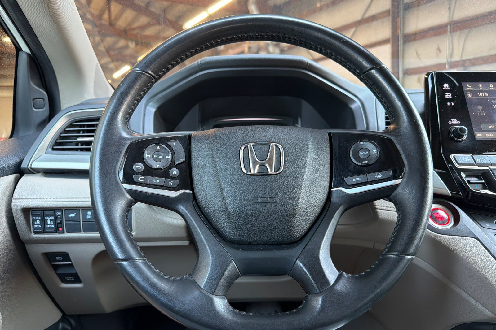 Used 2018 Honda Odyssey EX-L image 23