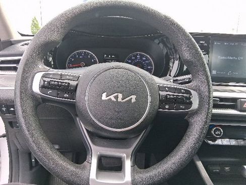 Used 2023 Kia K5 LXS FWD image 17