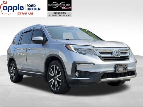 Used 2021 Honda Pilot Touring image 1