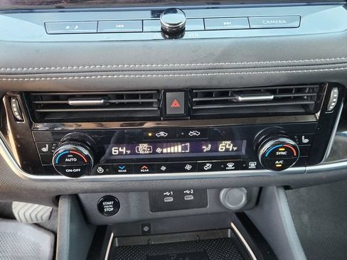 Used 2024 Nissan Rogue SL w/ SL Premium Package FWD image 18