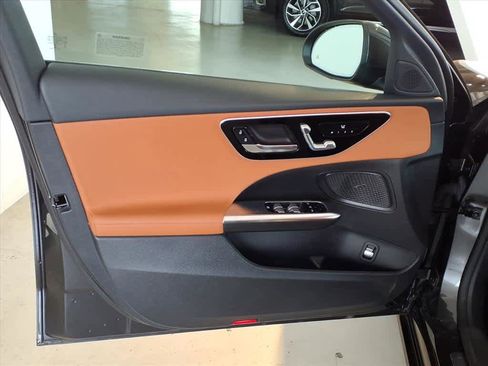 Used 2023 Mercedes-Benz C 300 4MATIC Sedan image 10