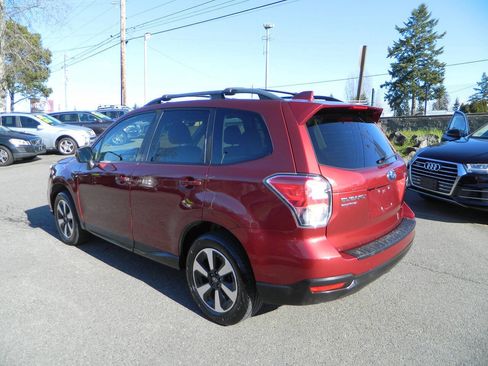 Used 2017 Subaru Forester 2.5i Premium image 6