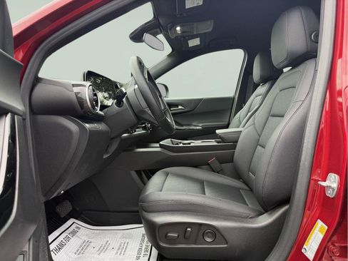 Used 2026 Chevrolet Equinox LT w/ Convenience Package II AWD/4WD image 9
